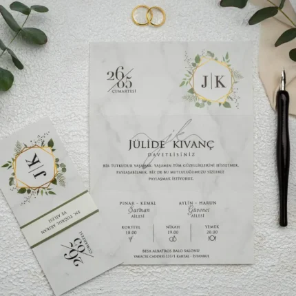 Invitație de nuntă marmură albă cu accente verzi și detalii aurii – design elegant modern