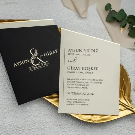 Invitație de nuntă elegantă negru cu crem și accente aurii – model luxury modern