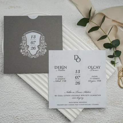 Invitație de nuntă elegantă gri cu alb și detalii minimaliste – model modern premium