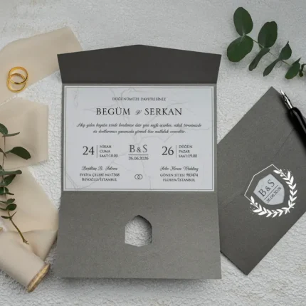 Invitație de nuntă gri tip buzunar cu monogramă – design elegant modern premium