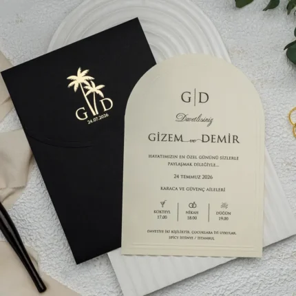 Invitație de nuntă elegantă negru cu auriu și plic premium – model luxury modern