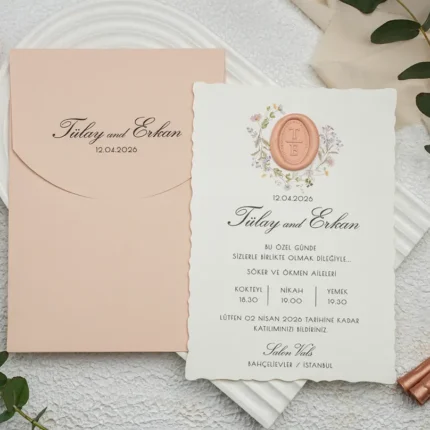Invitație de nuntă elegantă cu sigiliu și plic pastel – model floral premium