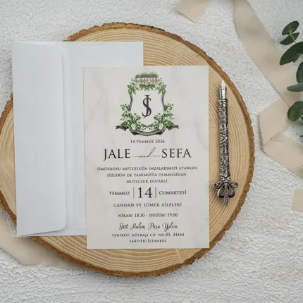 Invitație de nuntă cu monogramă și elemente decorative verzi – design clasic elegant